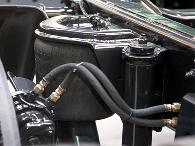 1/2" ID x 28" Air Brake Hose Assembly, 3/8" Male Fixed x 3/8" Male Rigid Swivel, Black (452128)